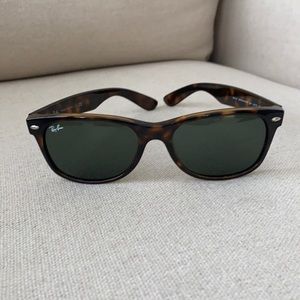 Excellent Condition Ray- Ban new wayfarer